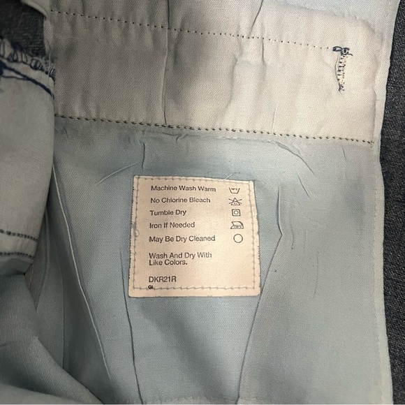 Vintage Dockers Men Pleated Relaxed Medium Wash Denim Shorts Size 38 USA Cotton - Picture 5 of 8